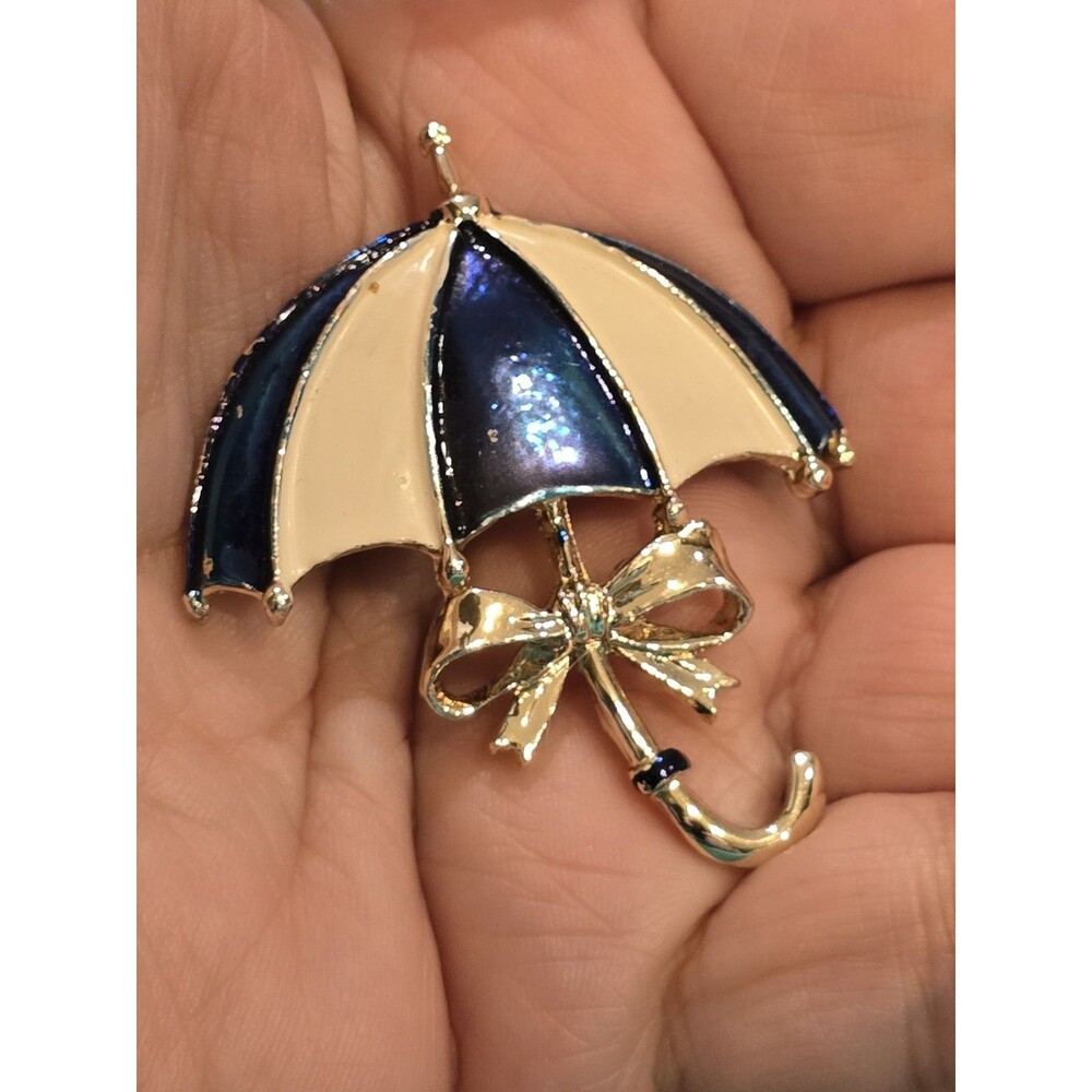 Vintage Navy Blue Cream Enamel Umbrella Brooch Pin Gold Tone Bow Rainy Day 1188